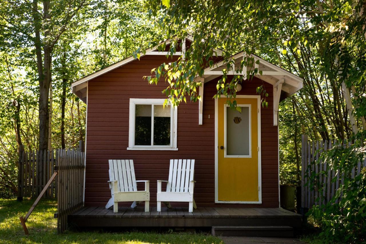 Complexe D'Hebergement La Maison Touristique Dugas Caraquet Exterior foto